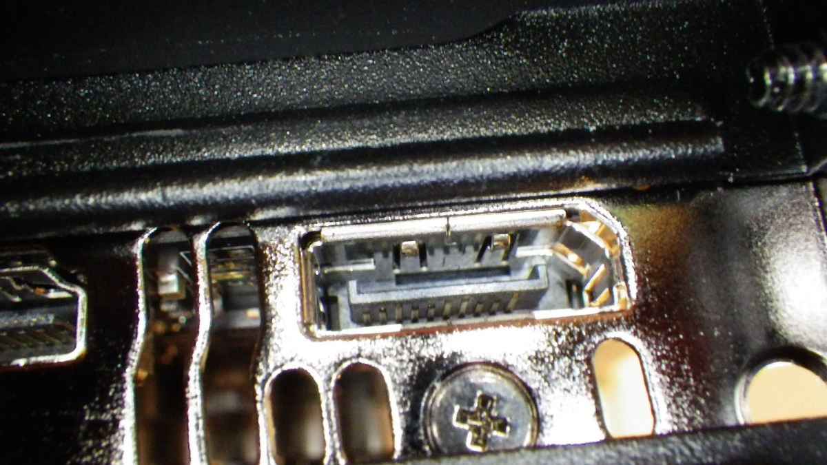 Displayport Connector vs Case&nbsp;Issue